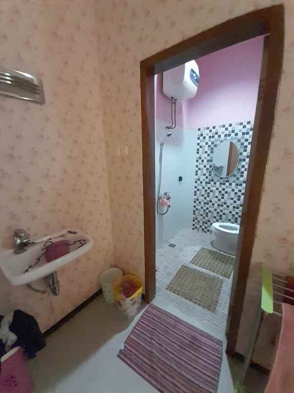 dijual rumah jl venus margahayu raya