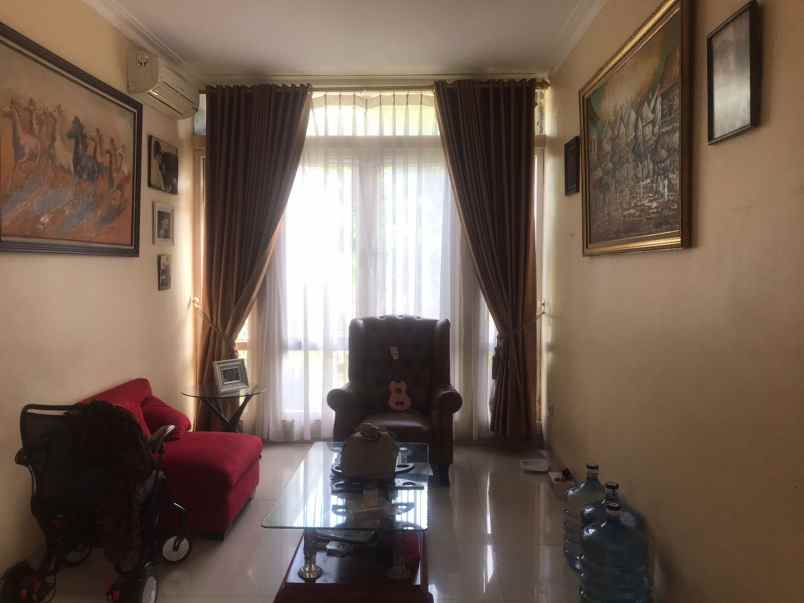 dijual rumah jl wisata utama ciangsana