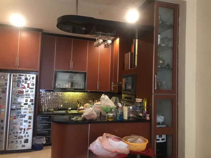 dijual rumah jl wisata utama ciangsana