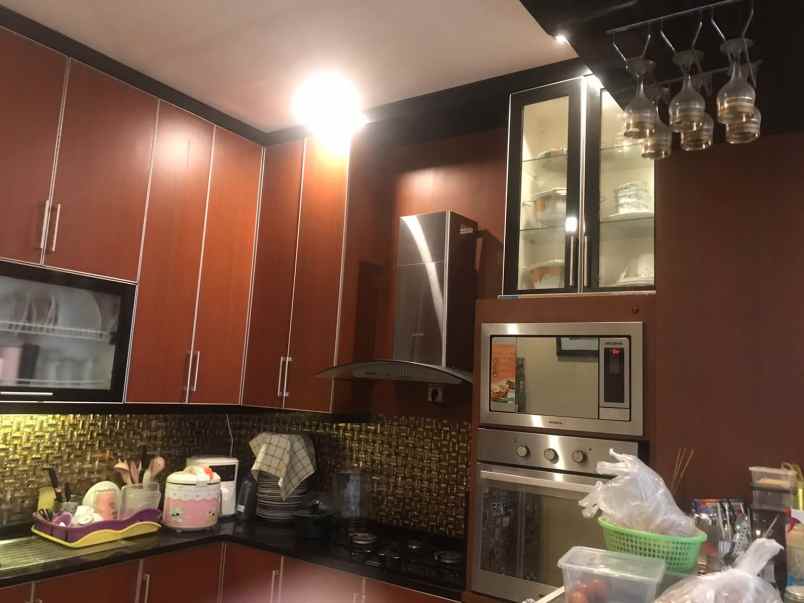 dijual rumah jl wisata utama ciangsana