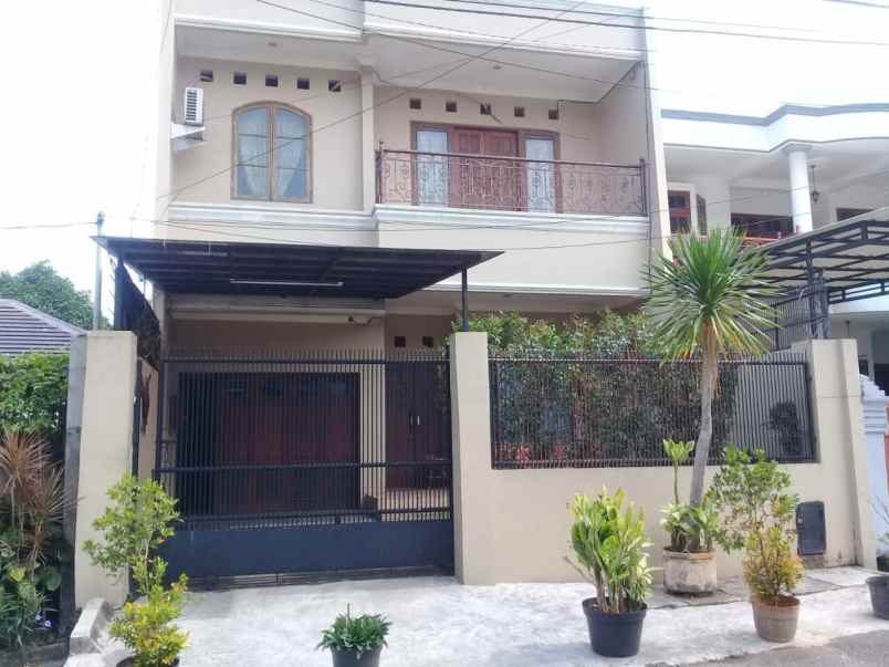 dijual rumah jln arteri kelapa 2