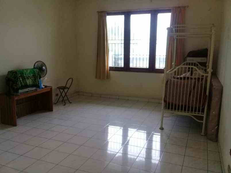 dijual rumah jln arteri kelapa 2