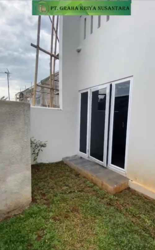 dijual rumah jln cahaya titis tanah baru