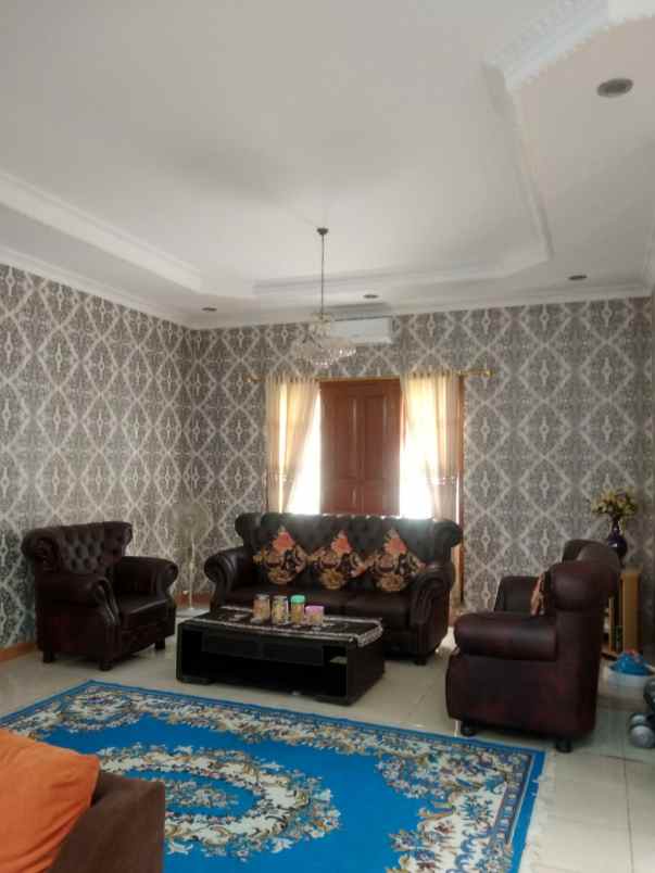 dijual rumah jln raya cibubur