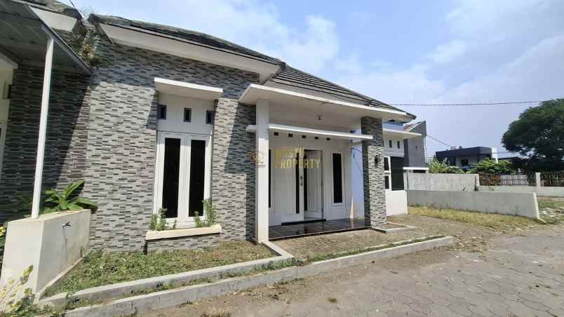 dijual rumah kadirojo purwomartani