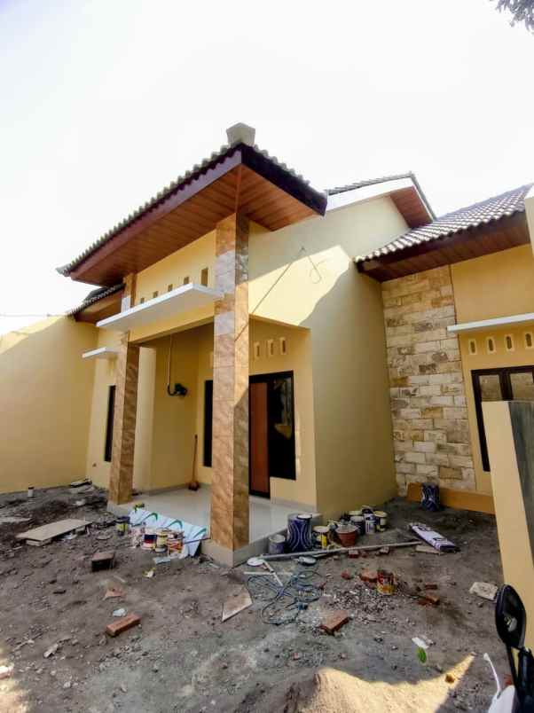 dijual rumah kadisoka