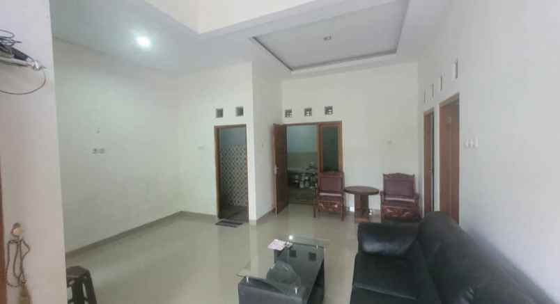 dijual rumah kaliurang km 11