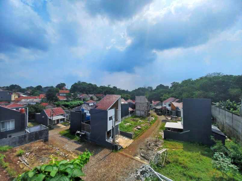 dijual rumah kayumanis