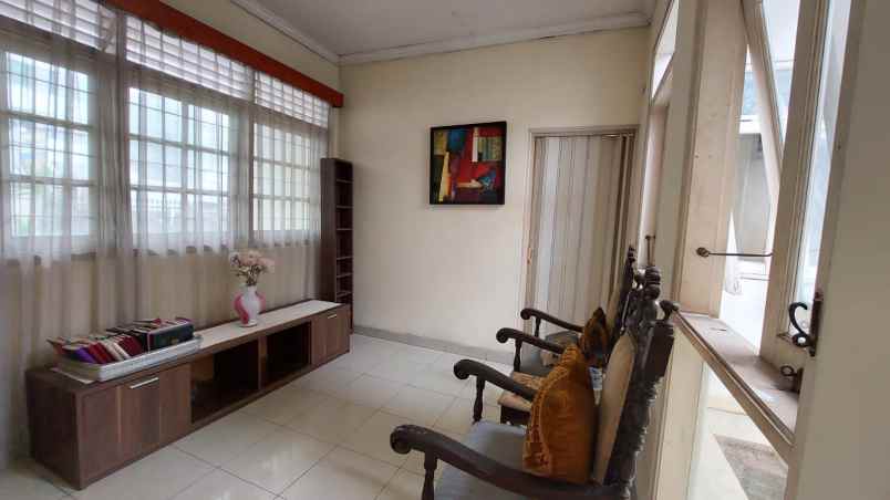 dijual rumah kebayoran baru