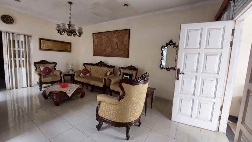 dijual rumah kebayoran baru