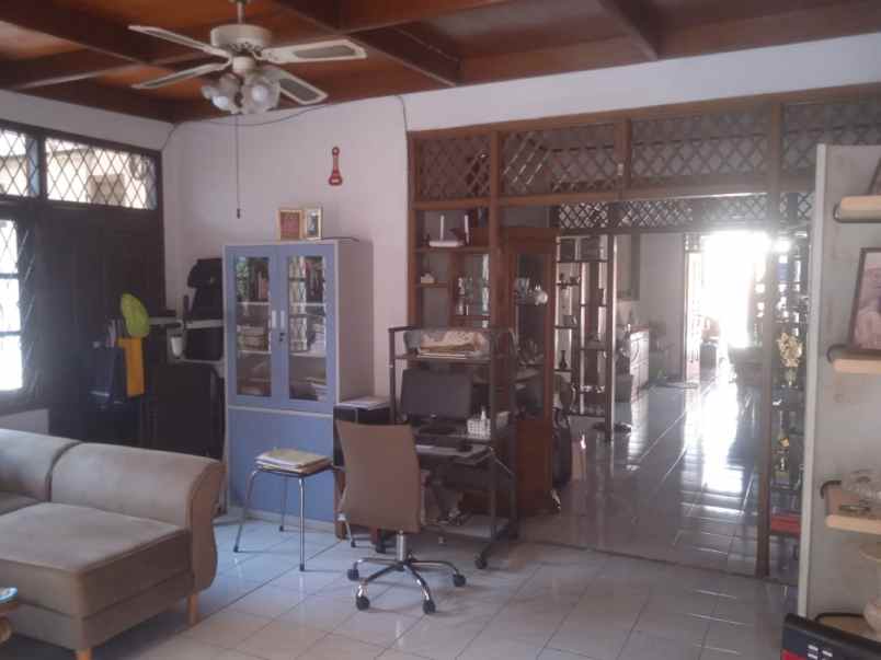 dijual rumah kebayoran lama