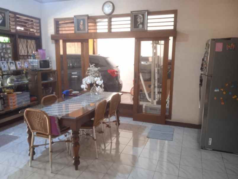 dijual rumah kebayoran lama