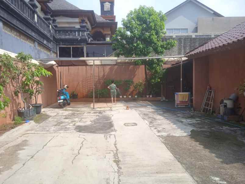 dijual rumah kebayoran lama