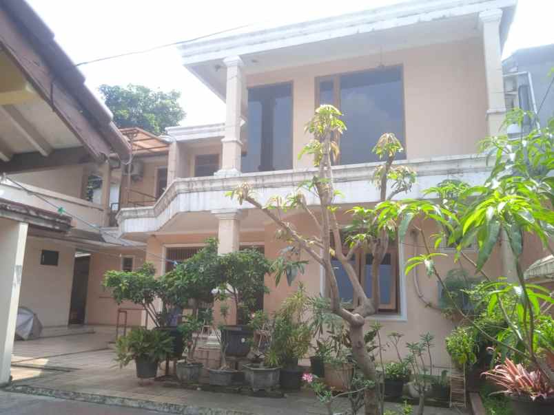 dijual rumah kebayoran lama