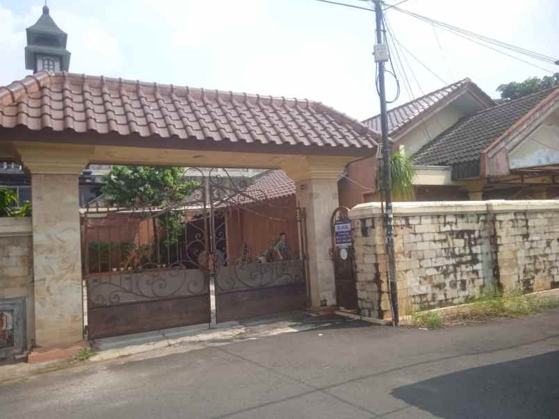 dijual rumah kebayoran lama