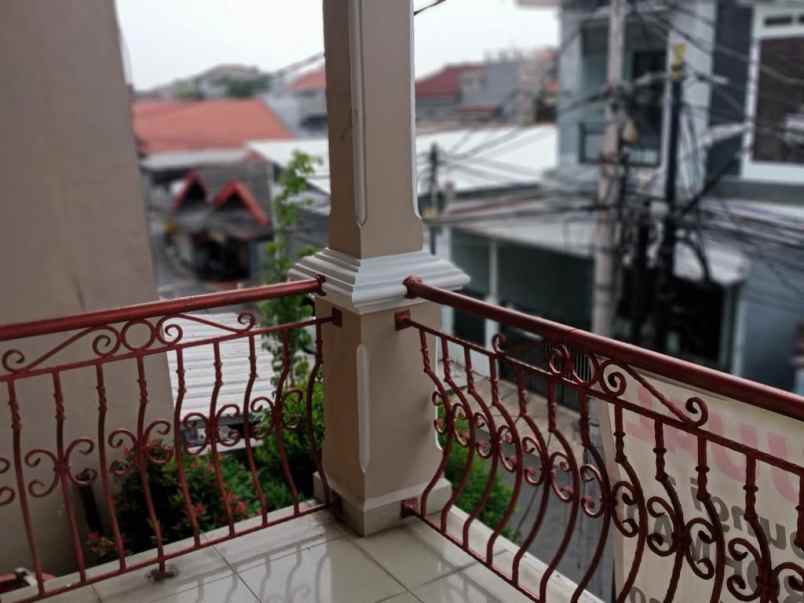 dijual rumah kebon baru tebet