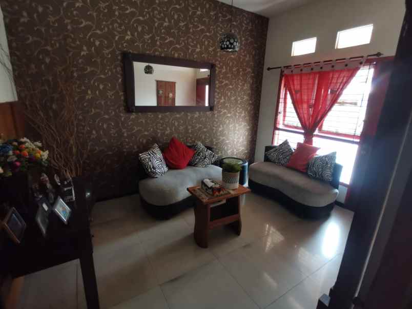 dijual rumah kebonsari
