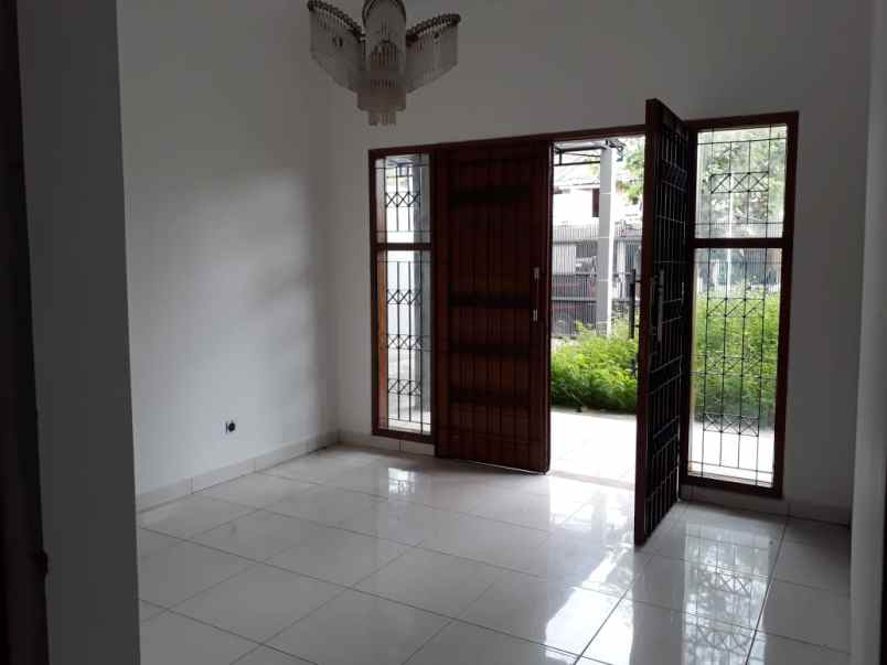 dijual rumah kec sukasari kota bandung