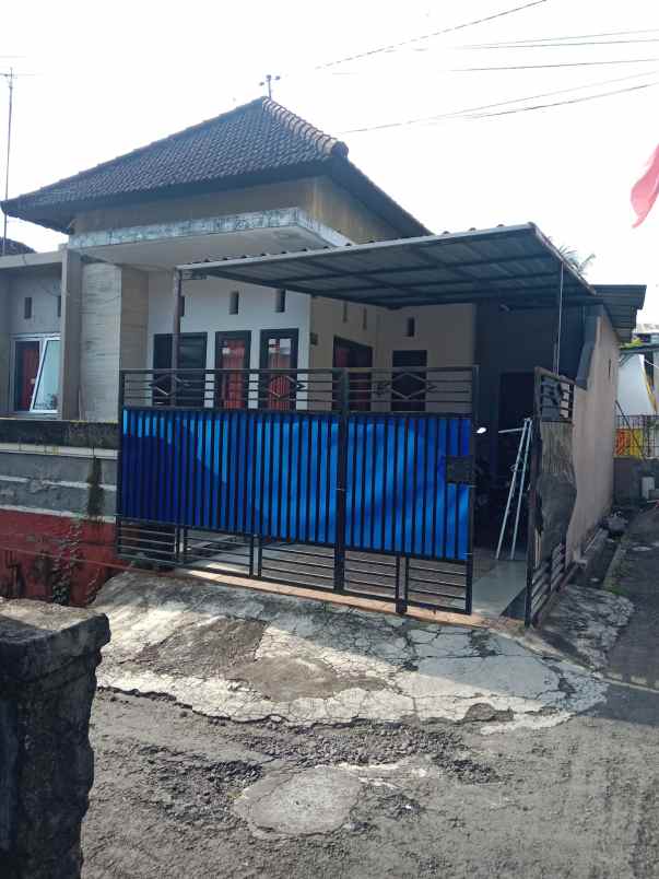 dijual rumah kediri