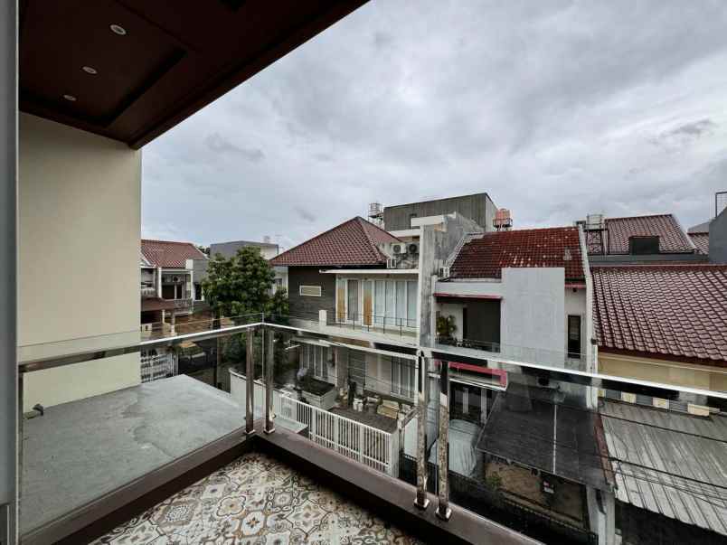 dijual rumah kelapa gading