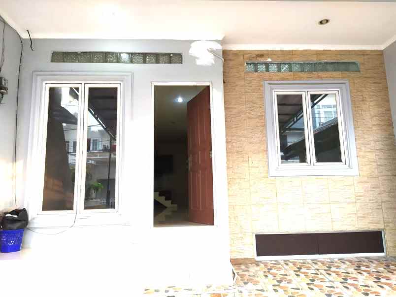 dijual rumah kelapa hibrida kelapa gading