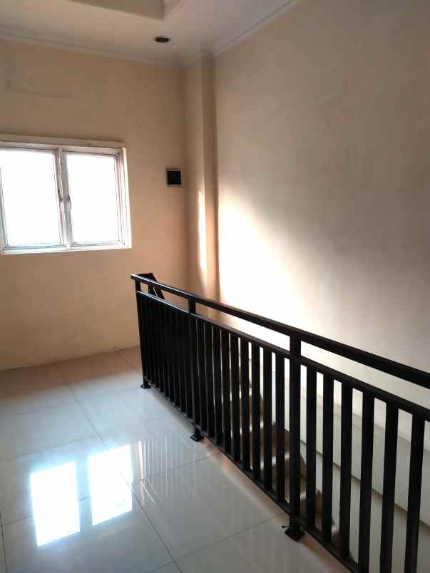 dijual rumah kelapa hibrida kelapa gading