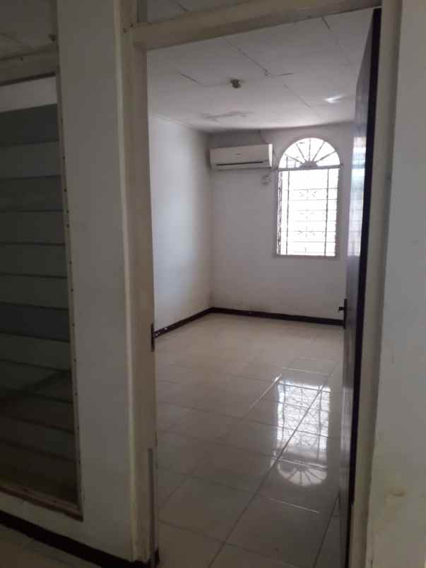 dijual rumah kelapa molek