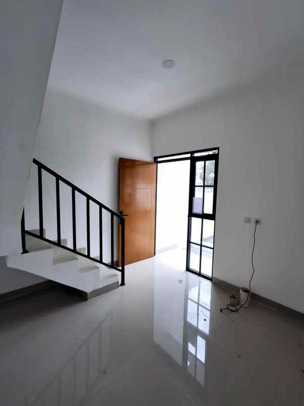 dijual rumah kinanti house jatihandap