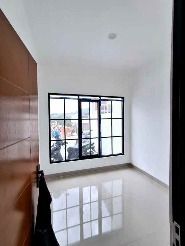 dijual rumah kinanti house jatihandap