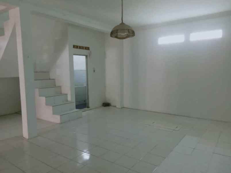 dijual rumah komp melati indah