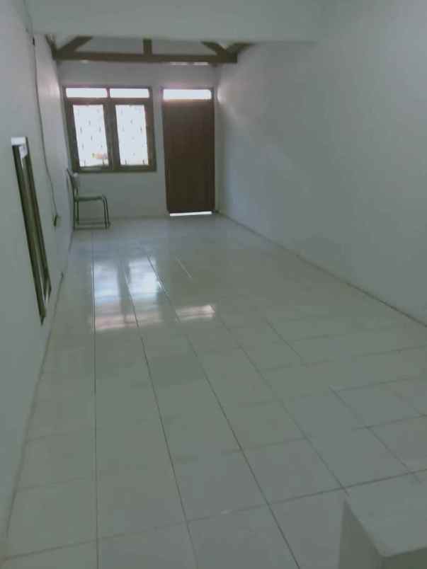 dijual rumah komp melati indah