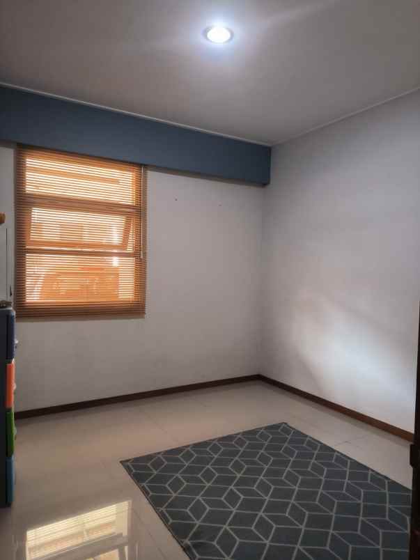 dijual rumah komplek bali garden city view