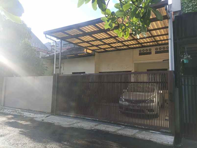 dijual rumah komplek batu mas nusa