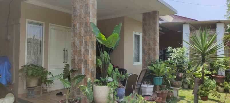 dijual rumah komplek bina marga