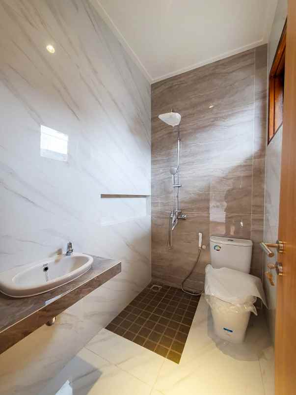 dijual rumah komplek bintaro jaya sektor 7