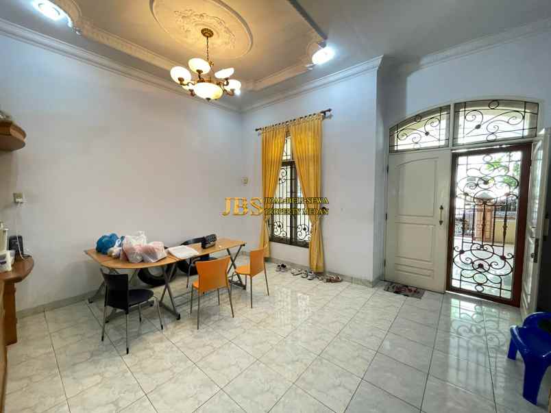 dijual rumah komplek cemara hijau jalan