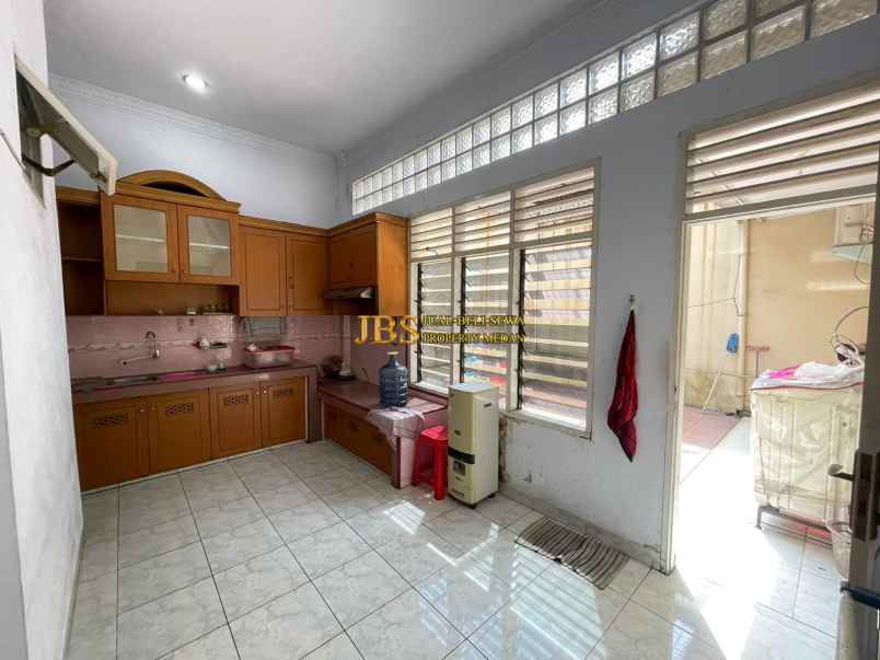 dijual rumah komplek cemara hijau jalan