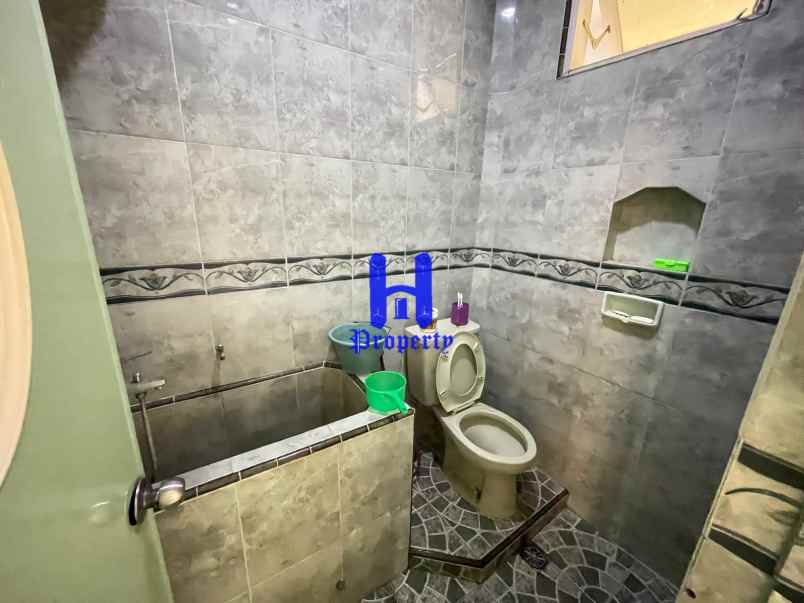 dijual rumah komplek cemara hijau jalan