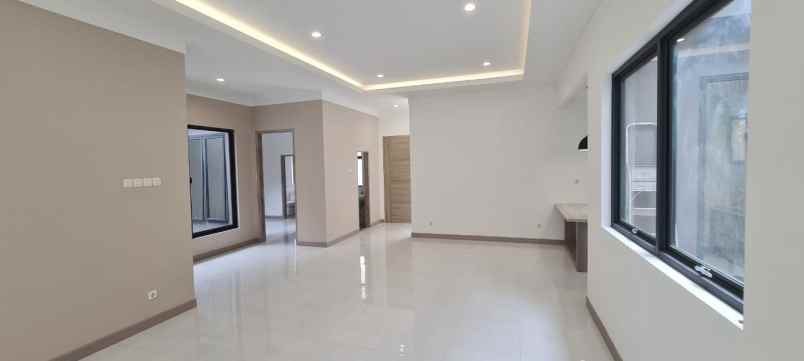 dijual rumah komplek cipinang elok 2