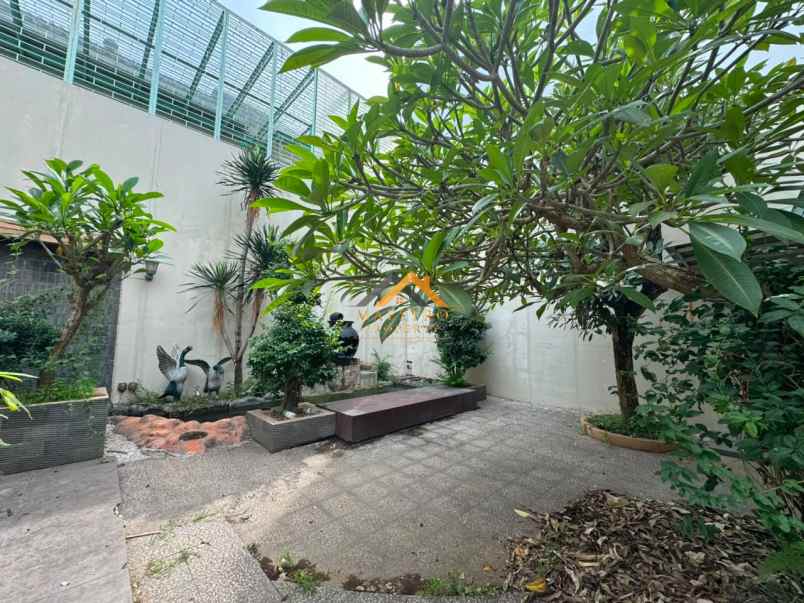dijual rumah komplek citraland gama
