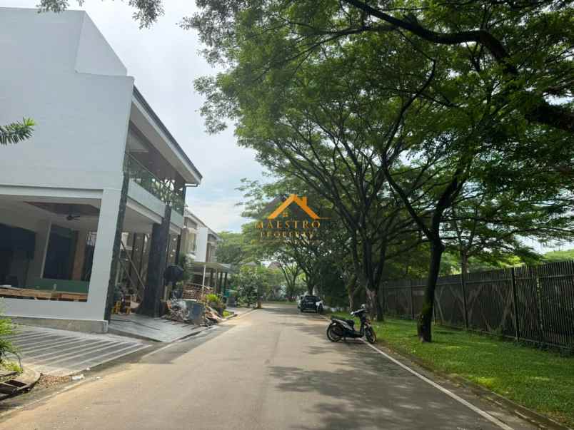 dijual rumah komplek citraland gama