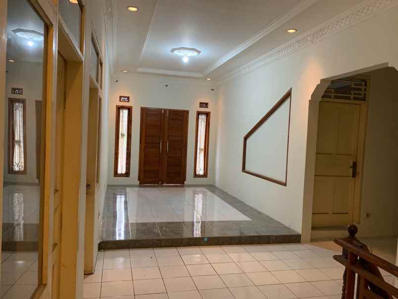 dijual rumah komplek gba griya bandung
