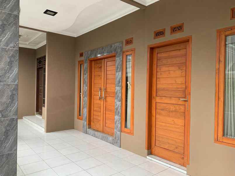 dijual rumah komplek gba griya bandung