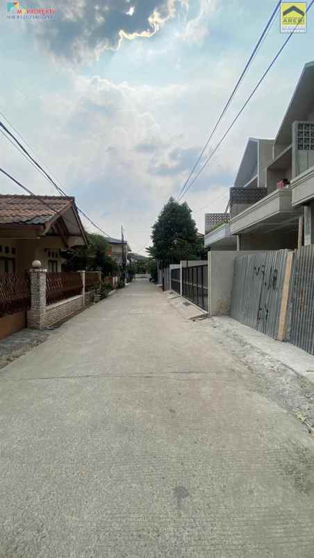 dijual rumah komplek jatiwaringin