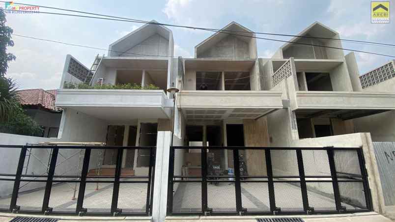 dijual rumah komplek jatiwaringin