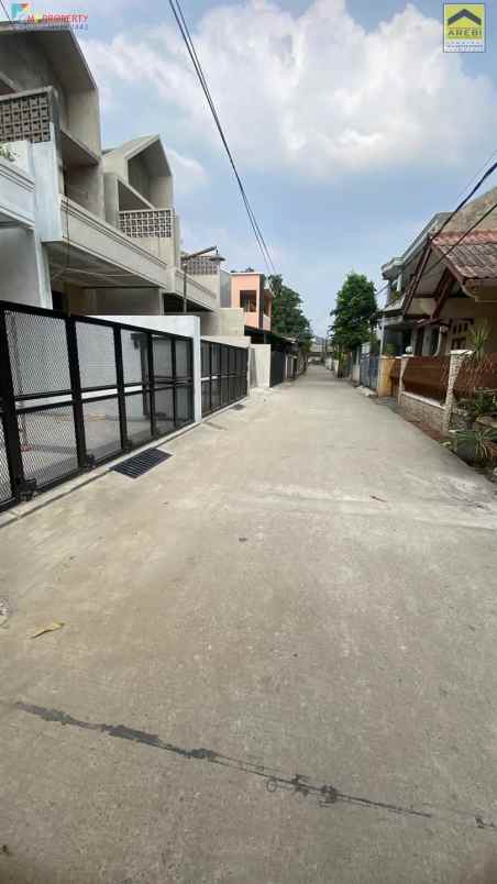 dijual rumah komplek jatiwaringin