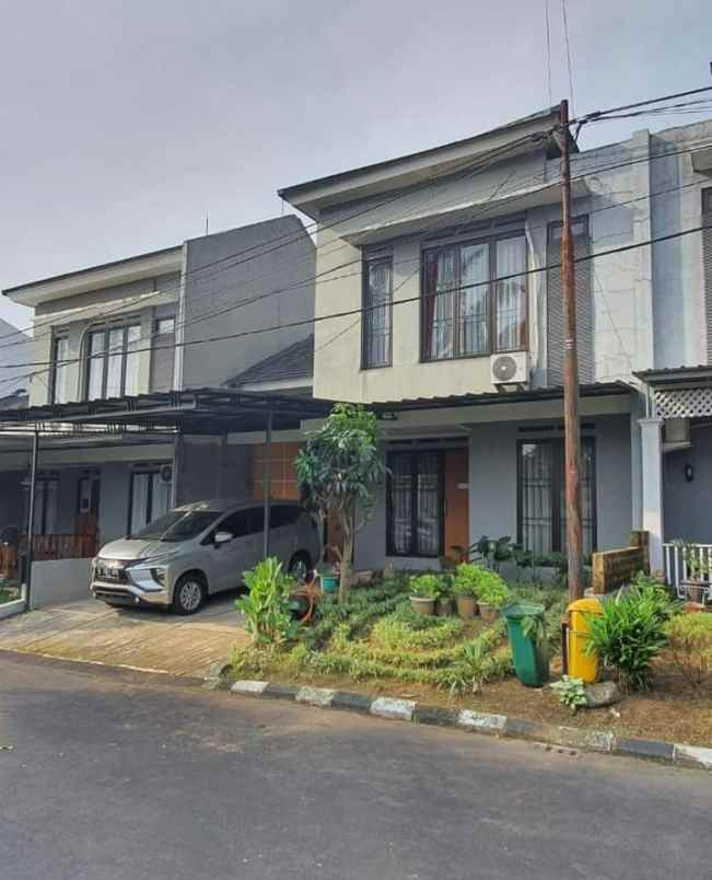 dijual rumah komplek kebon raya