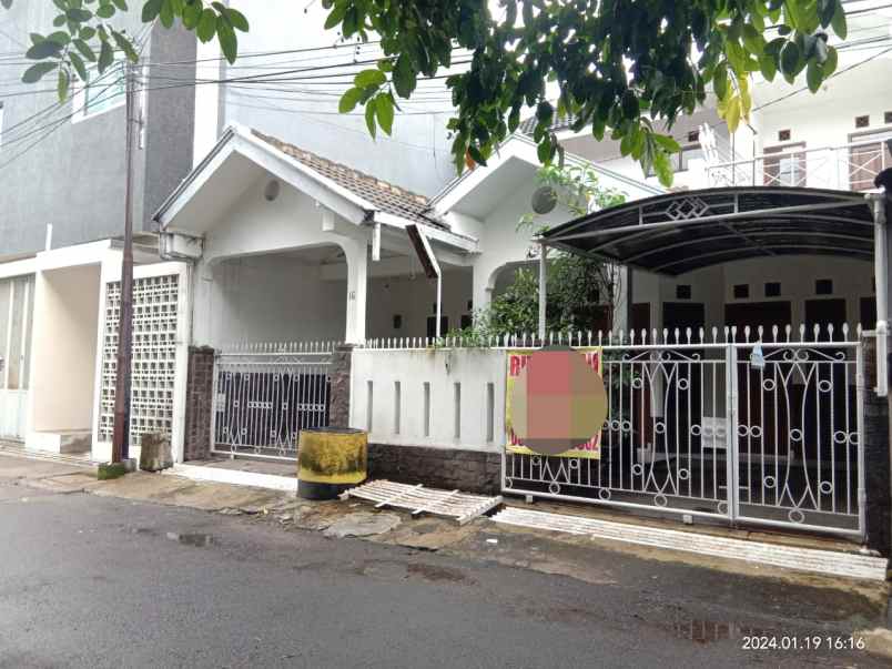 dijual rumah komplek kiara asri