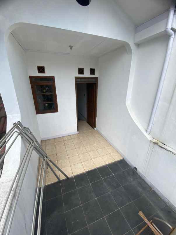 dijual rumah komplek kiara asri