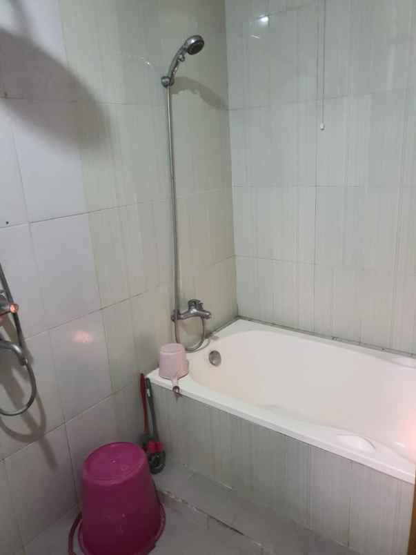 dijual rumah komplek margahayu permai